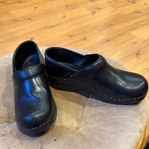Classic Black Leather clogs